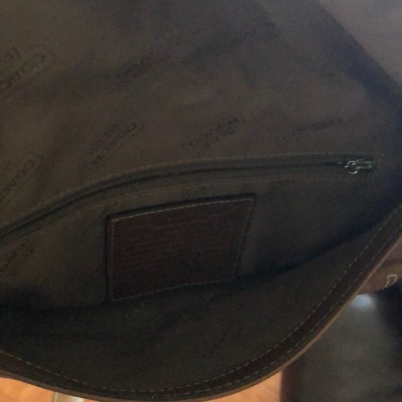 Small Coach purse - Picture 3 of 5